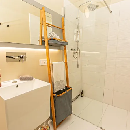 Giglio Terminal Traghetti * Génova